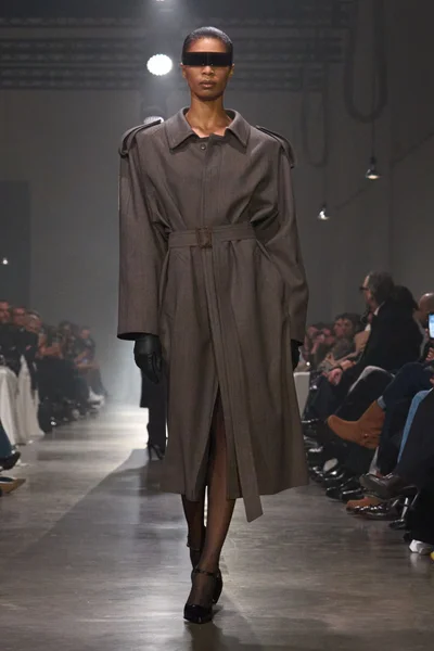 Look 4